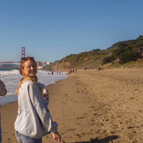 Meet your Posher, Kate - Picture 1 of 2